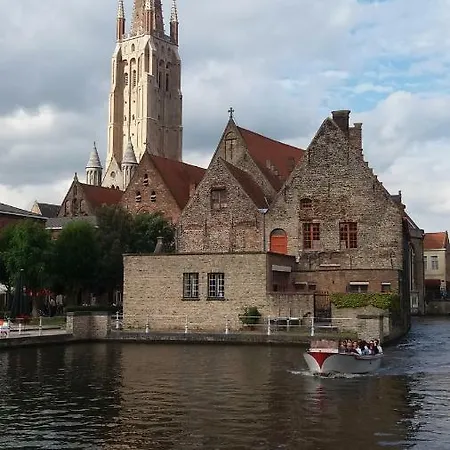 Greets Brujas